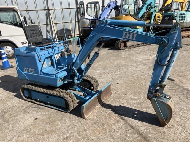 MINI EXCAVATOR — Auction (lot 8462-81)