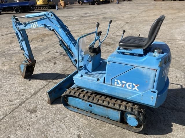 MINI EXCAVATOR — Auction (lot 8462-81)