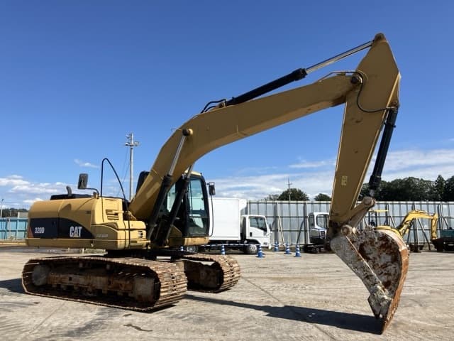 EXCAVATOR — Auction (lot 8462-90)