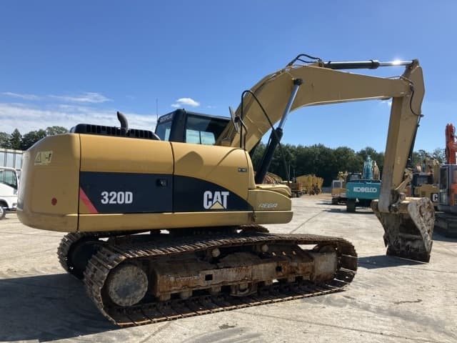 EXCAVATOR — Auction (lot 8462-90)