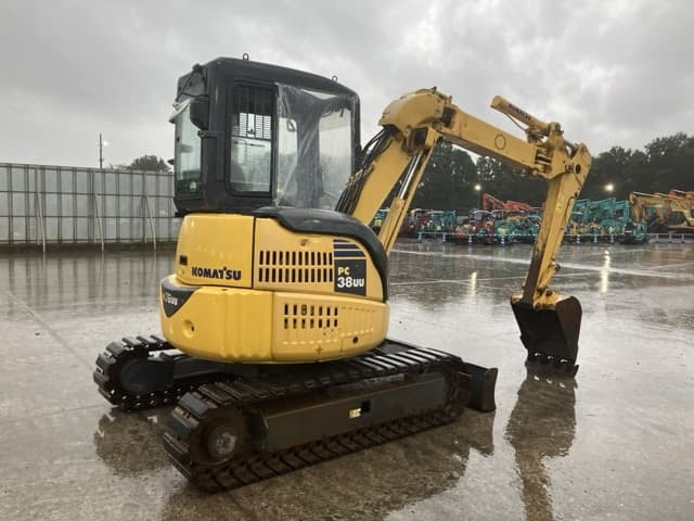 MINI EXCAVATOR — Auction (lot 8462-91)