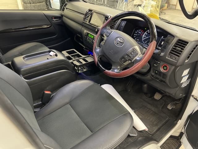 HIACE — Auction (lot vt-2-1802-2108)