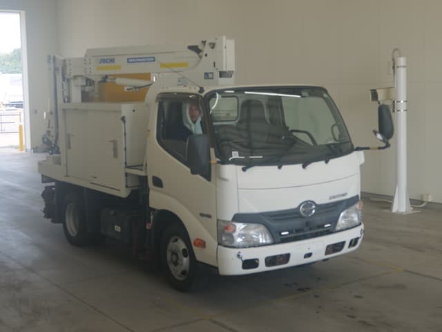 DUTRO — Auction (lot vt-8-6565-10018)