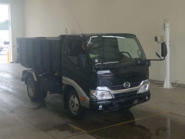 DUTRO — Auction (lot vt-8-6565-10041)