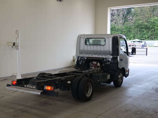 DUTRO — Auction (lot vt-8-6565-1211)
