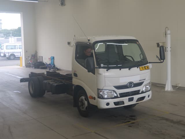 DUTRO — Auction (lot vt-8-6565-1280)