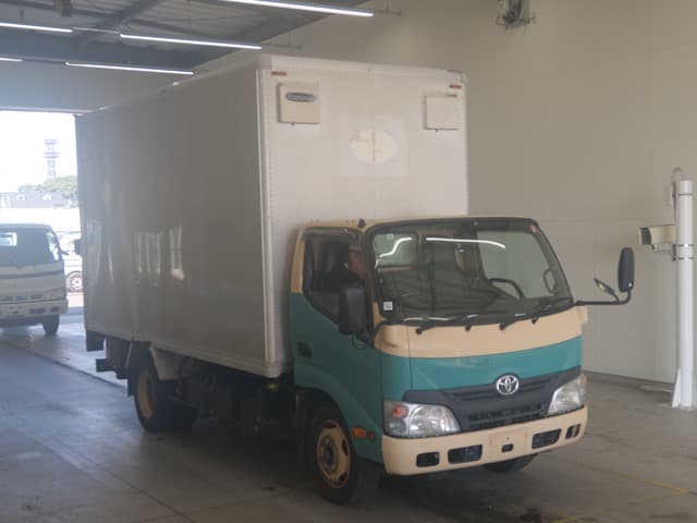 TOYOTA — Auction (lot vt-8-6565-2120)