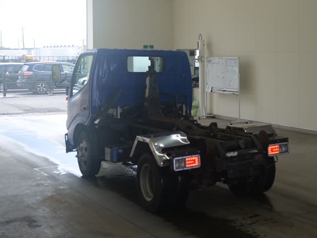 TOYOTA — Auction (lot vt-8-6569-2027)