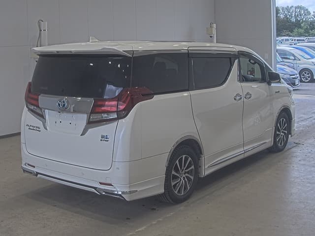 ALPHARDHYBRID — Auction (lot vt-8-6569-20370)