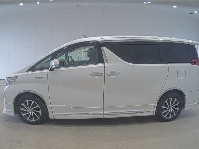 ALPHARDHYBRID — Auction (lot vt-8-6569-20370)
