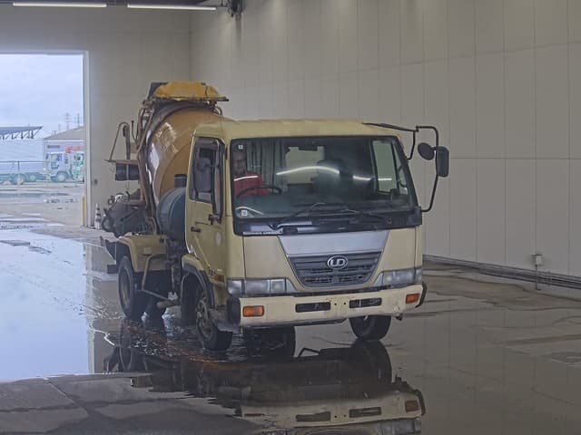 NISSAN — Auction (lot vt-8-6569-3132)