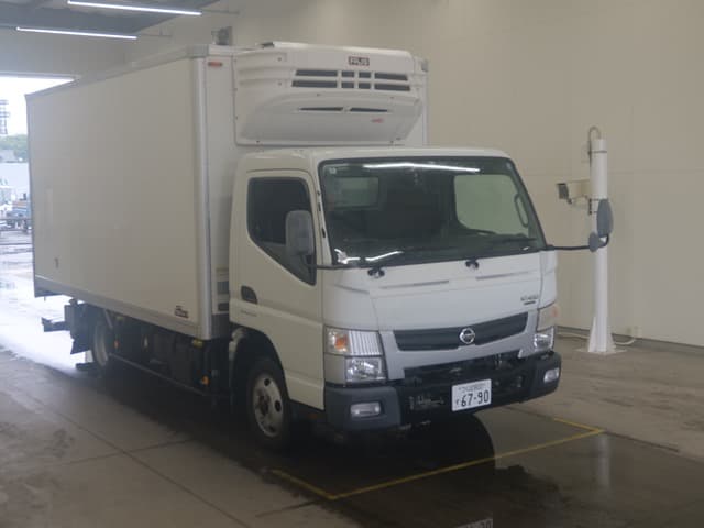 NISSAN (lot vt-8-6558-10070)