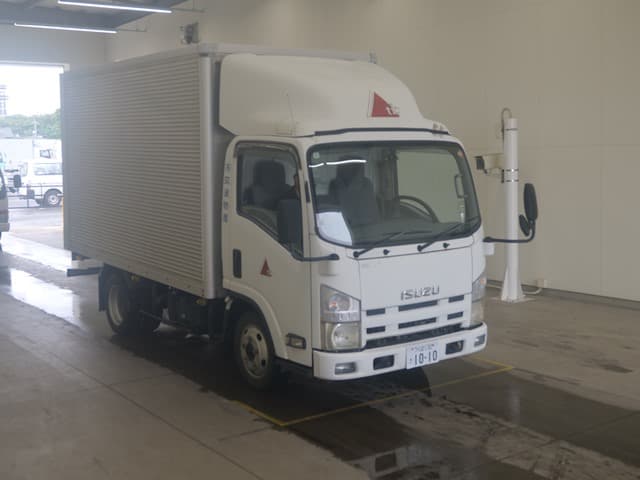 ISUZU (lot vt-8-6558-1697)