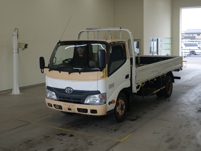 TOYOTA (lot vt-8-6558-1796)
