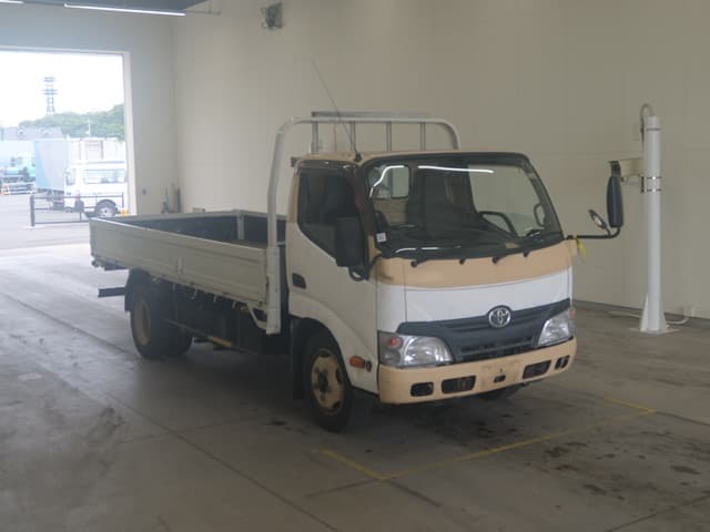 TOYOTA (lot vt-8-6558-1796)