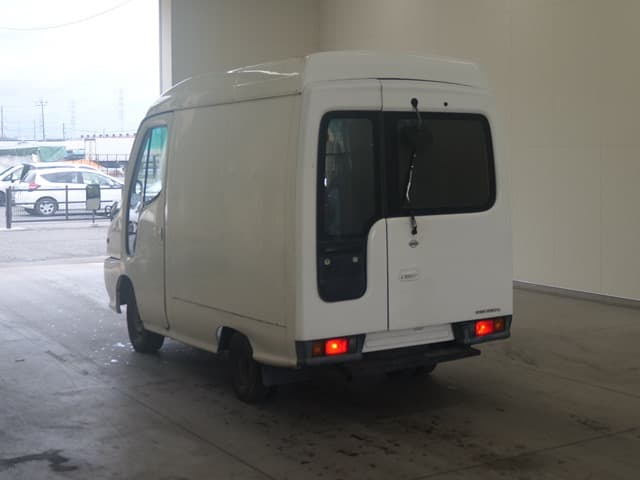 NISSAN (lot vt-8-6558-1820)