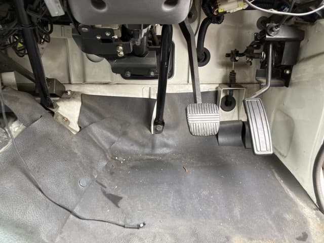 NISSAN (lot vt-8-6558-1820)