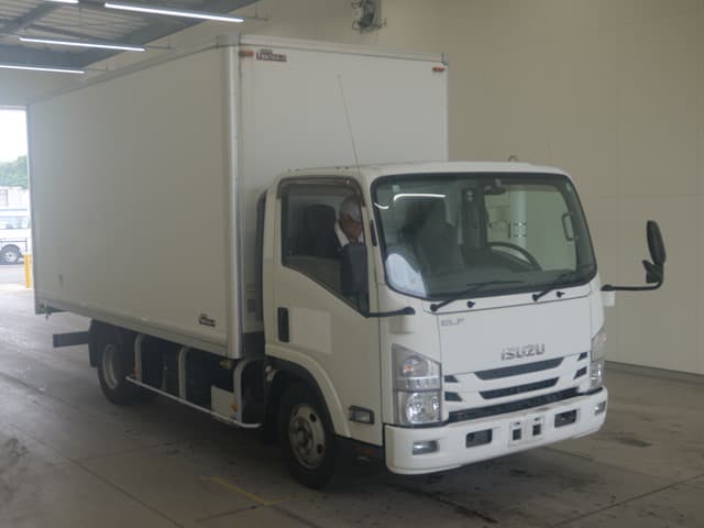 ISUZU (lot vt-8-6558-1821)