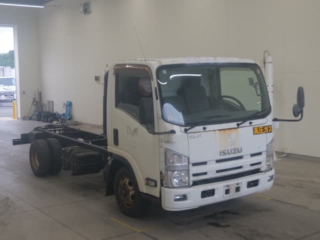 ISUZU (lot vt-8-6558-1883)