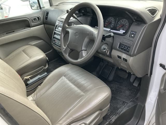 NISSAN (lot vt-8-6558-20213)