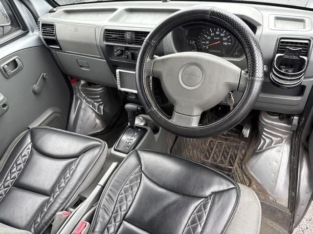 NISSAN (lot vt-8-6558-20245)