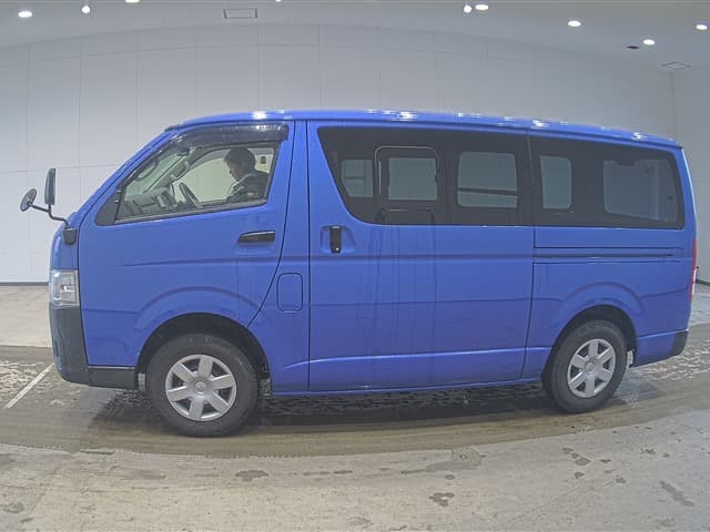 TOYOTA (lot vt-8-6558-20389)