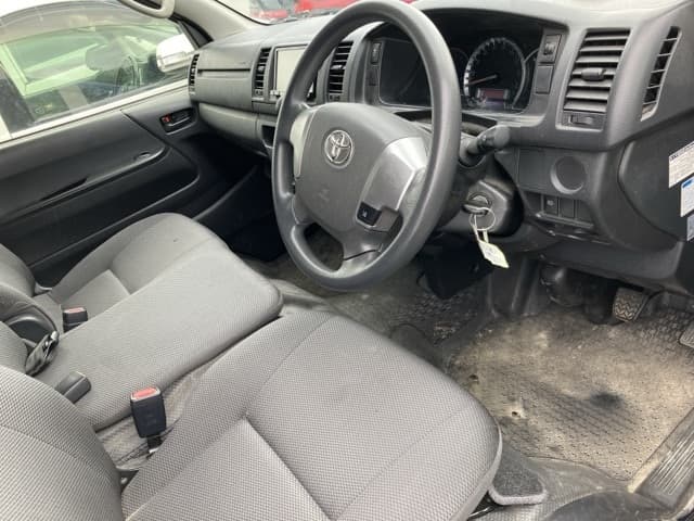 TOYOTA (lot vt-8-6558-20389)