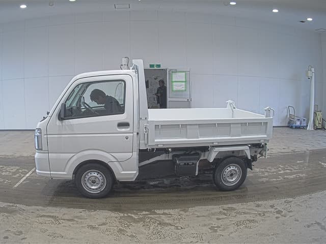 SUZUKI (lot vt-8-6558-20413)