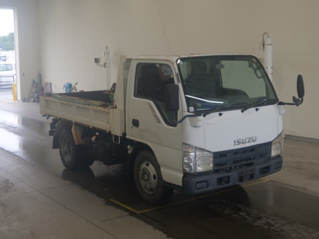 ISUZU (lot vt-8-6558-2085)