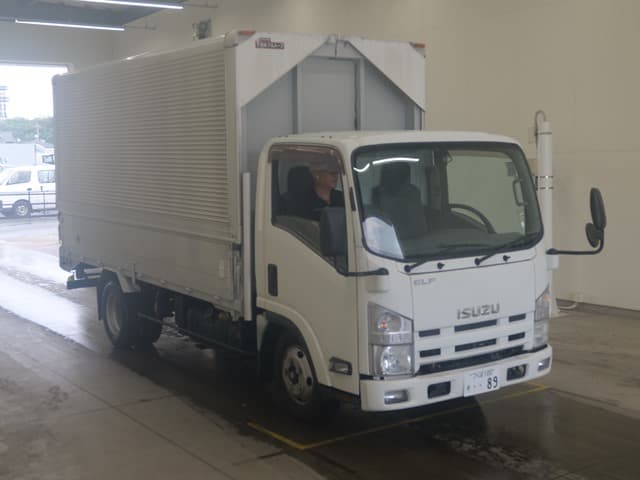 ISUZU (lot vt-8-6558-2097)