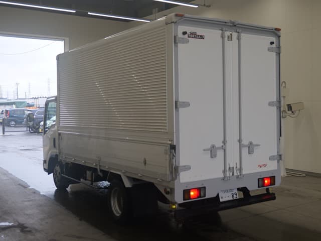 ISUZU (lot vt-8-6558-2097)