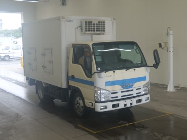 ISUZU (lot vt-8-6558-2127)