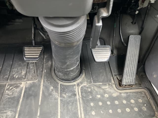 ISUZU (lot vt-8-6558-2145)