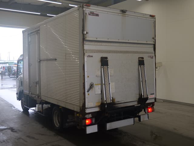 ISUZU (lot vt-8-6558-2164)