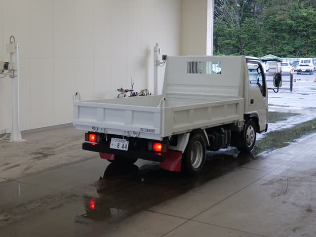 ISUZU (lot vt-8-6558-2207)