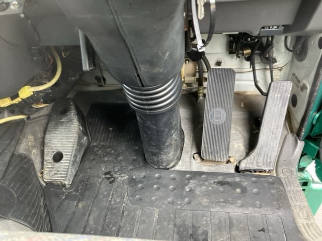 ISUZU (lot vt-8-6558-3454)