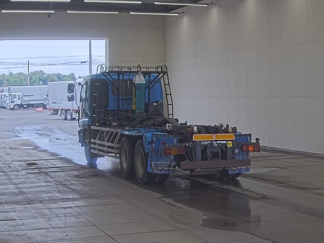 ISUZU (lot vt-8-6558-4528)
