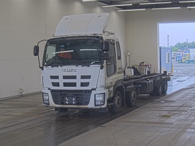 ISUZU (lot vt-8-6558-4571)