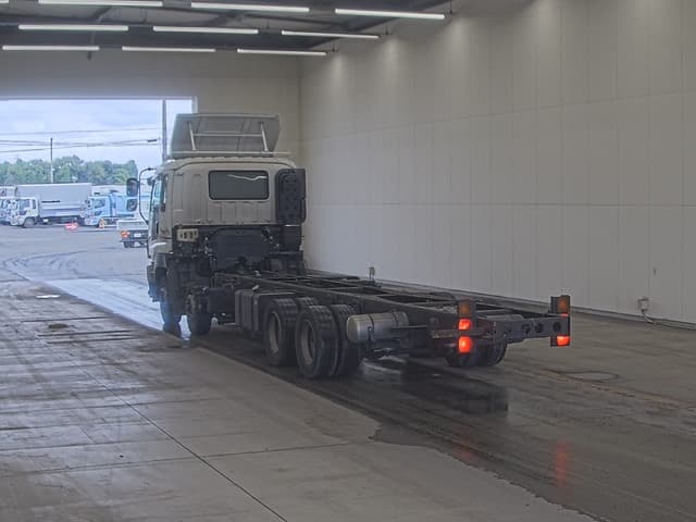 ISUZU (lot vt-8-6558-4571)