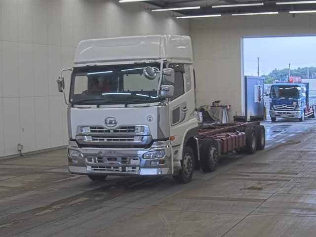 NISSAN (lot vt-8-6558-4597)