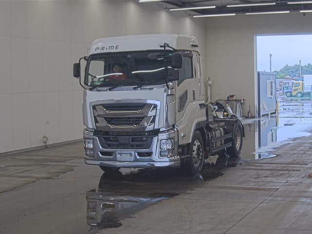 ISUZU (lot vt-8-6558-4673)