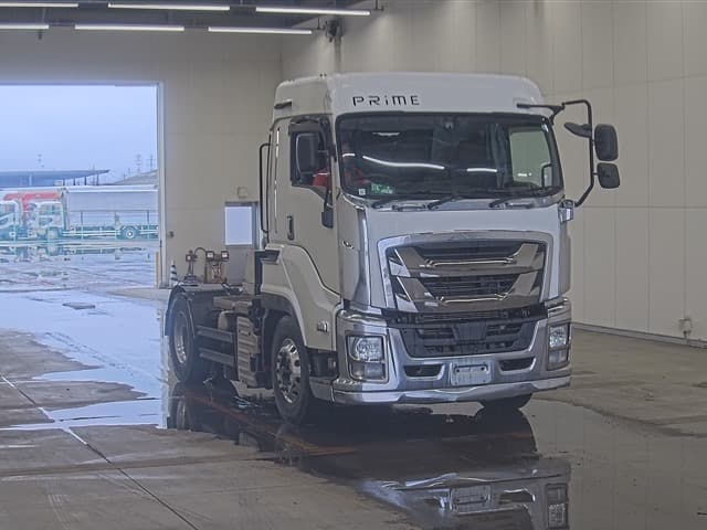 ISUZU (lot vt-8-6558-4673)