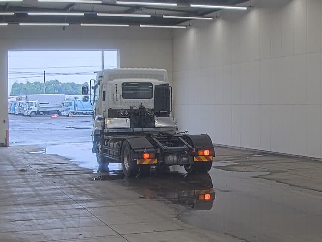 ISUZU (lot vt-8-6558-4673)