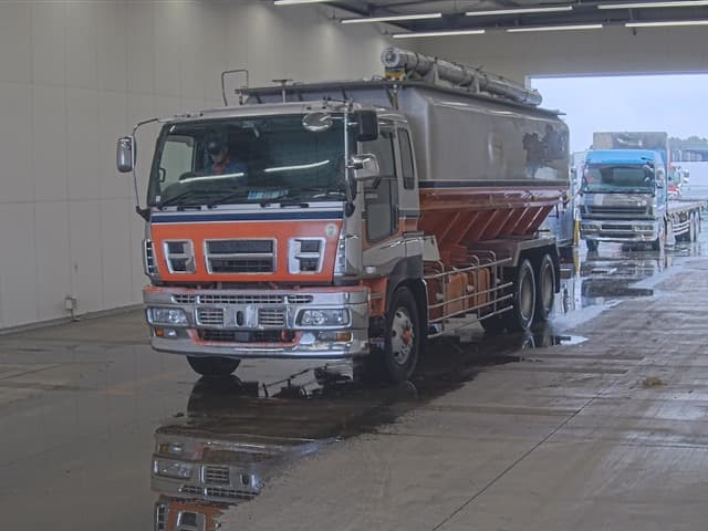 ISUZU (lot vt-8-6558-4749)