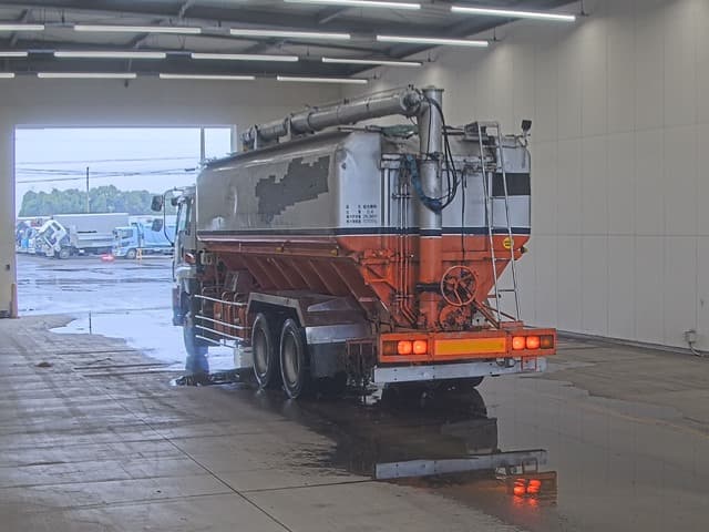 ISUZU (lot vt-8-6558-4749)