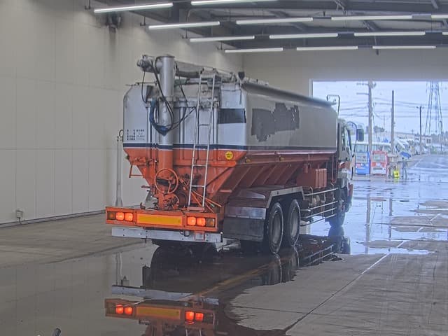 ISUZU (lot vt-8-6558-4749)